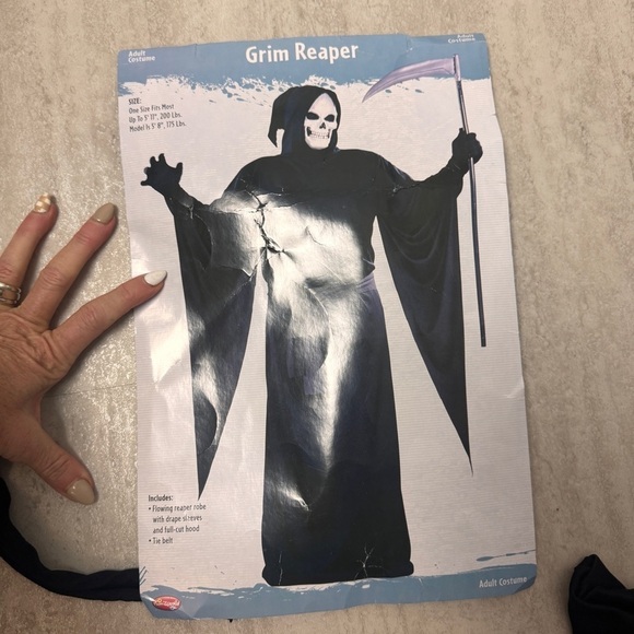 Grim Reaper Halloween costume robe and mask - Picture 3 of 13